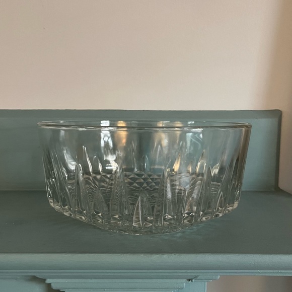Vintage Diamant Starburst Patterned Brilliant Cut French Arcoroc Round Bowl - Picture 4 of 11